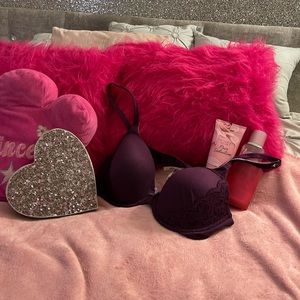 Victoria’s Secret Magenta bra 38C